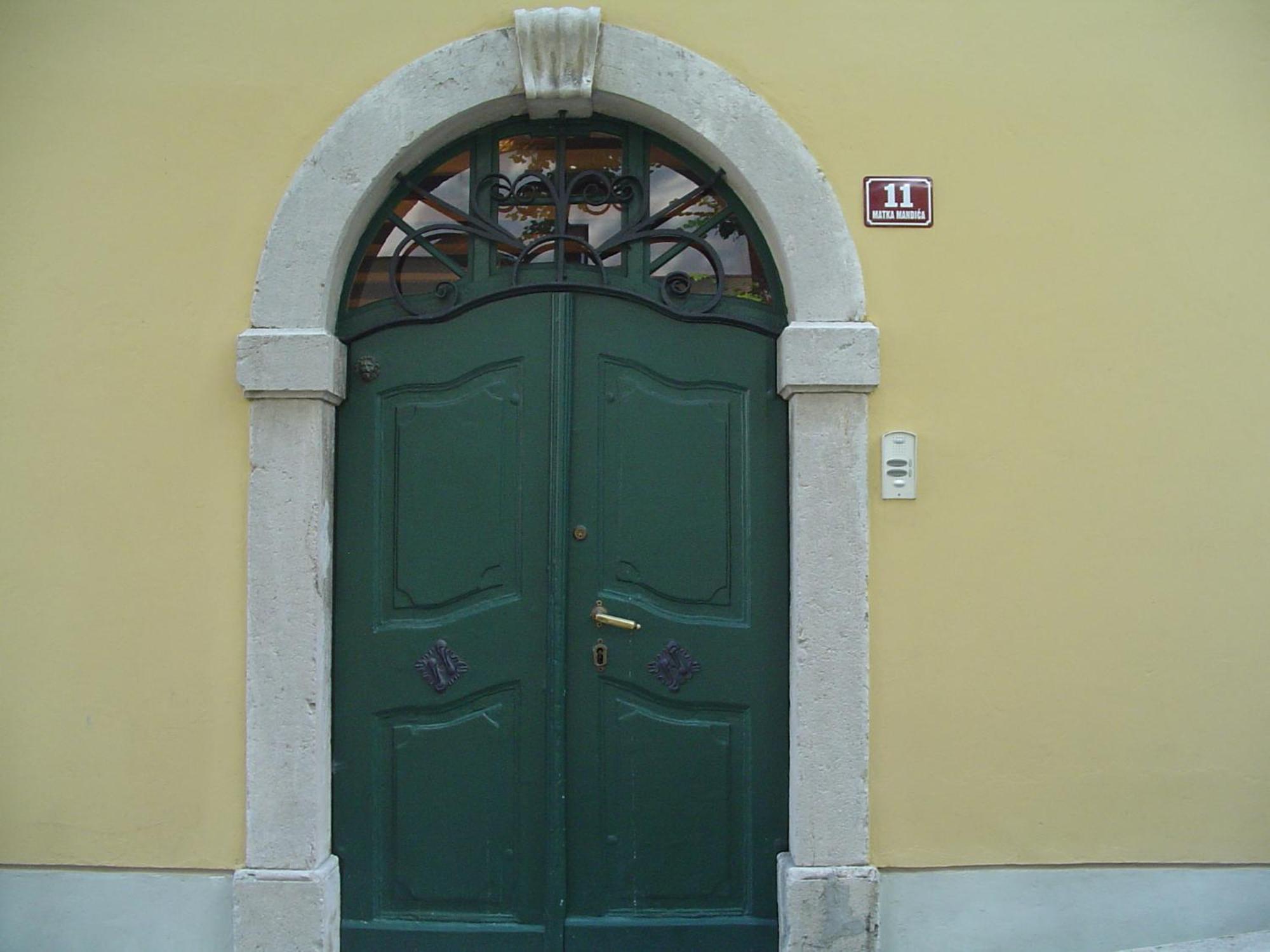 Apartments Villa Kastav In Old Town Center With Sea View And Parking Luaran gambar
