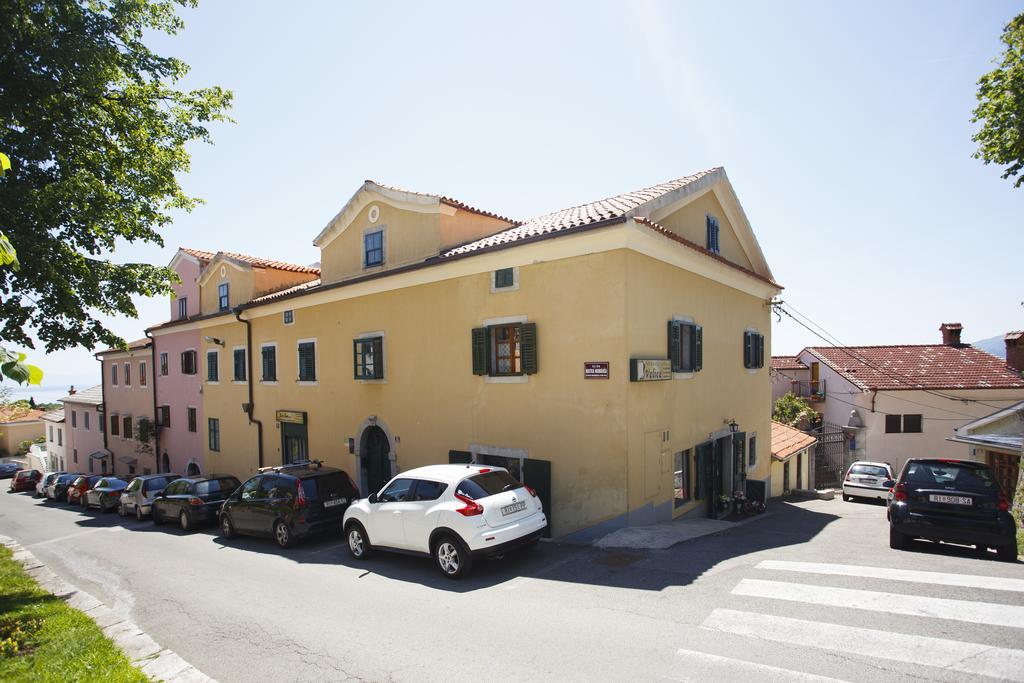 Apartments Villa Kastav In Old Town Center With Sea View And Parking Bilik gambar