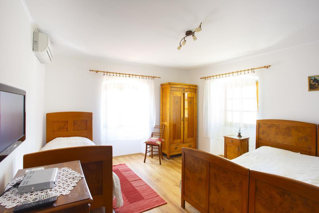 Apartments Villa Kastav In Old Town Center With Sea View And Parking Bilik gambar