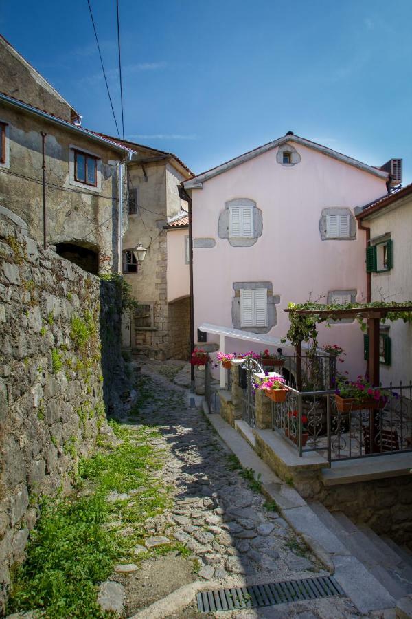Apartments Villa Kastav In Old Town Center With Sea View And Parking Luaran gambar